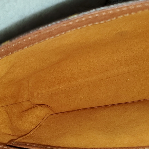 Lv Shoulder Bag - Picture 12 of 16